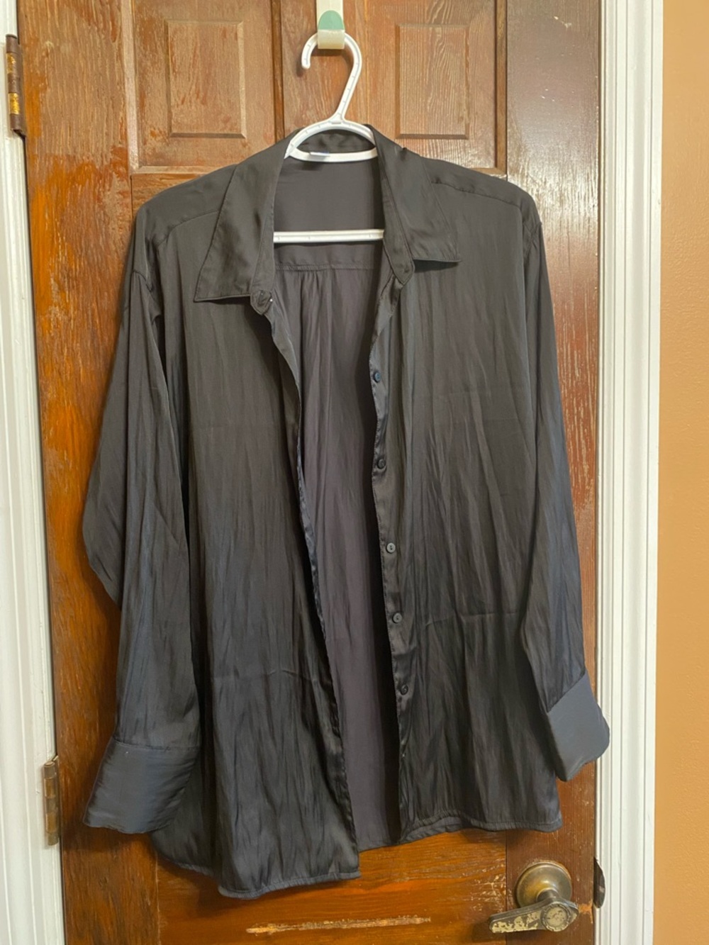 Old Navy Women’s Black Satin Lightweight Button-Up Shirt